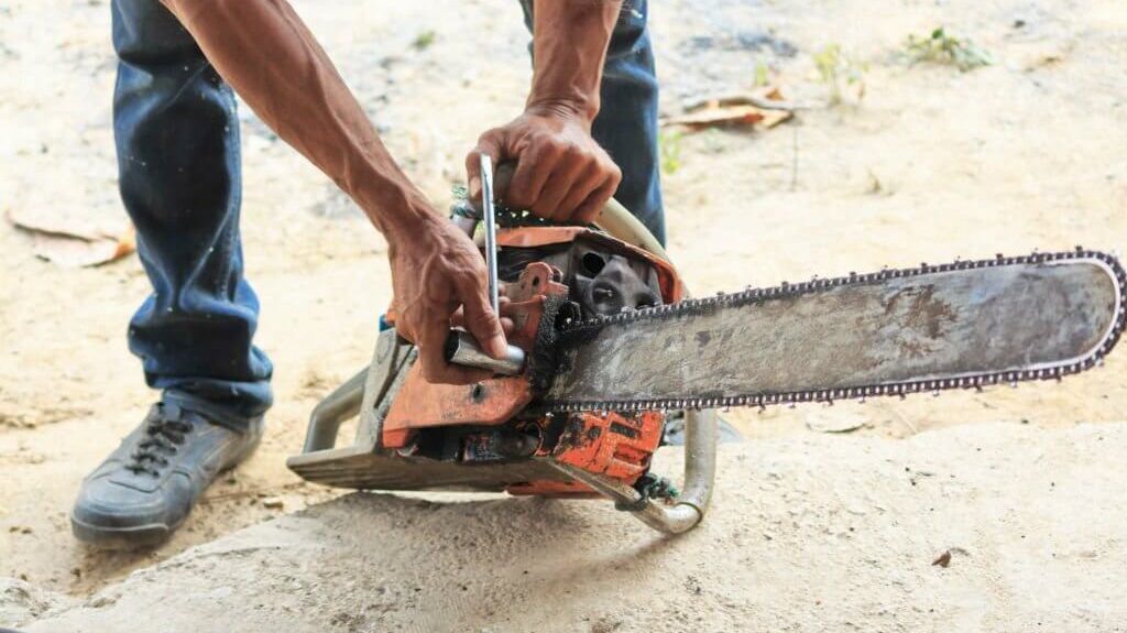 Poulan Chainsaw Wont Start What Should I Do?