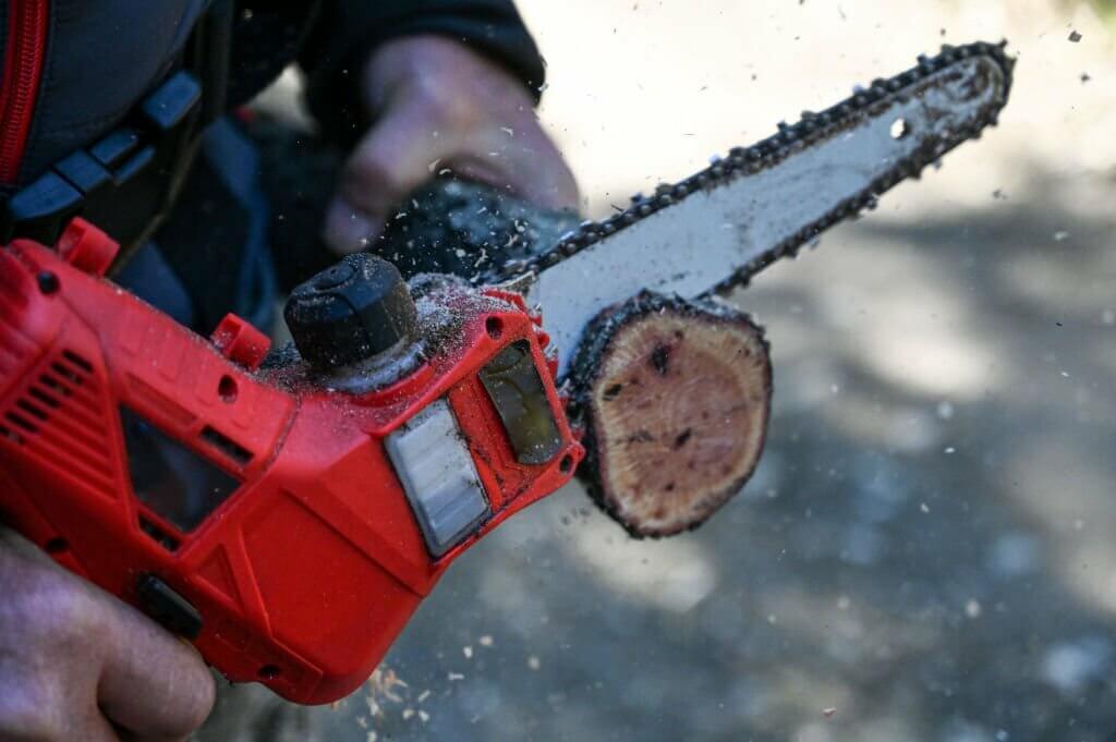 Poulan Chainsaw Wont Start What Should I Do?